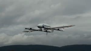 Drone cargo en plein vol