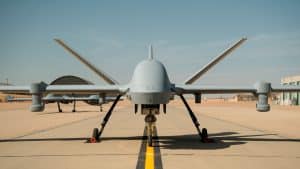 Drone militaire sur piste