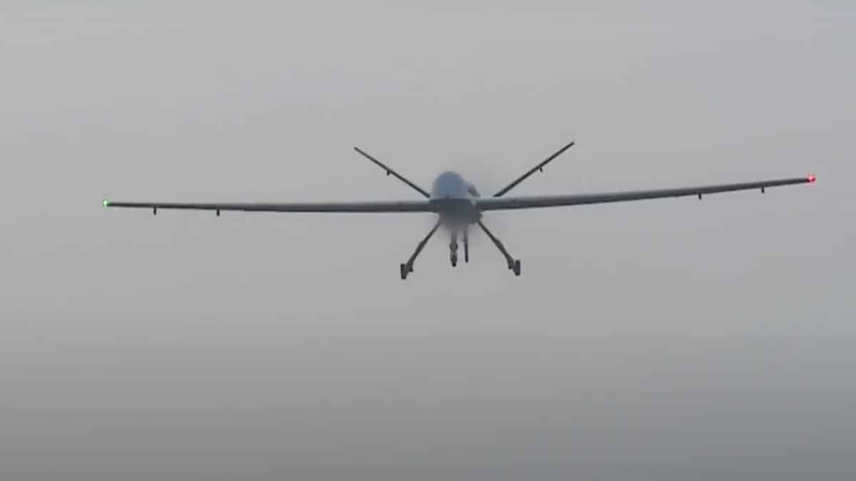 Vue arrière d’un drone
