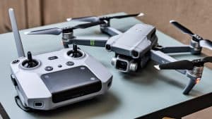 Drone et télécommande moderne